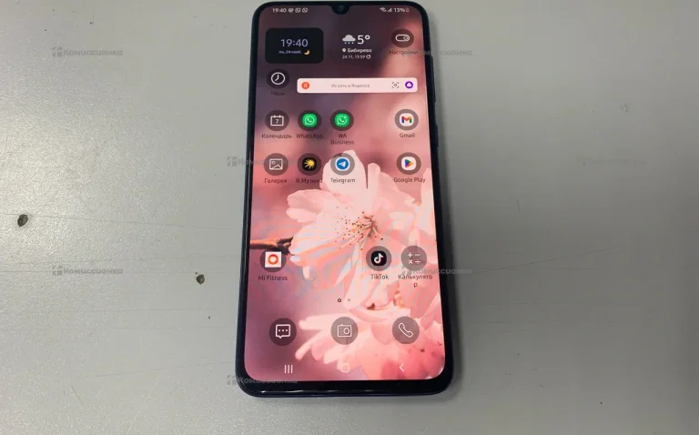 Samsung Galaxy A70 6/128 ГБ