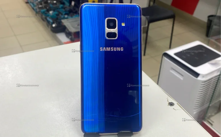 Samsung Galaxy A8 2/32 ГБ