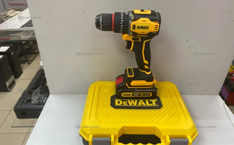 дрель-шуруповерт Dewalt копия