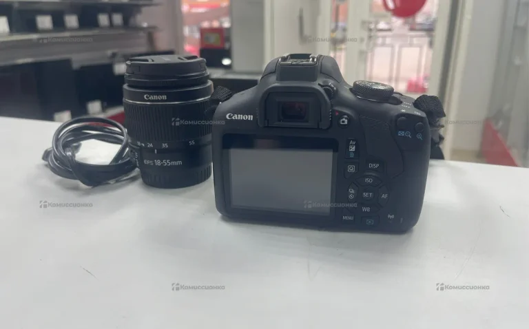 Фотоаппарат  canon 2000D
