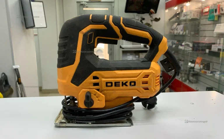 Электролобзик DKJS900E