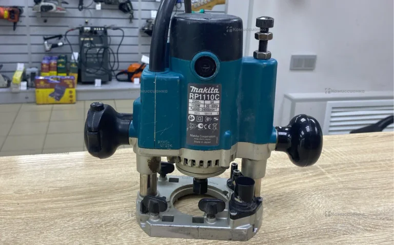Фрезер makita RP1110C