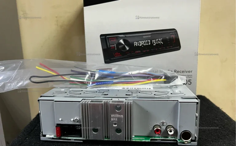 Автомагнитола  Kenwood KMM-105