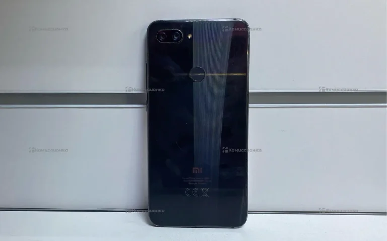 Xiaomi Mi 8 Lite 4/64 ГБ