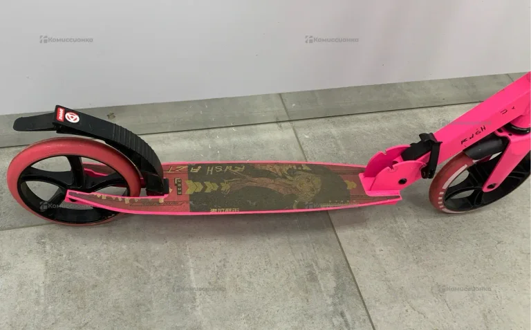 Самокат розовый
