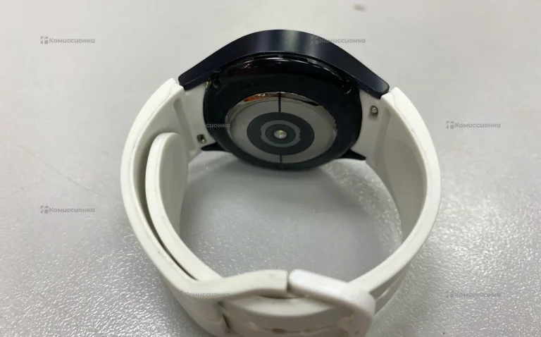 Часы  Samsung Galaxy 6 Watch 40mm