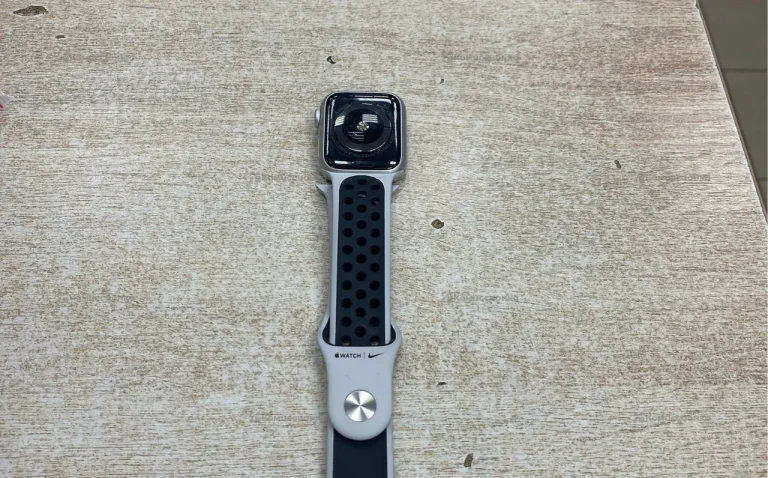 Часы  Apple Watch 5