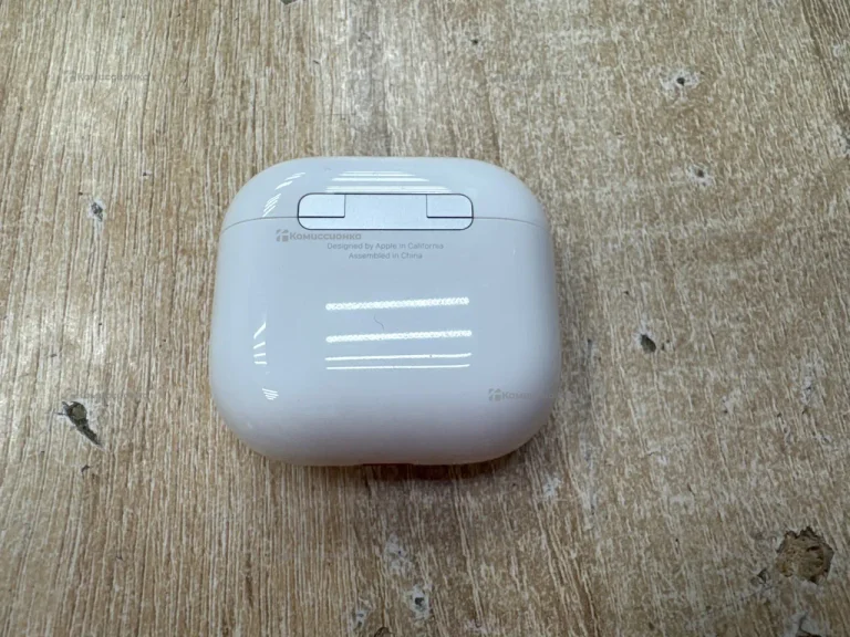 Наушники  AirPods 4