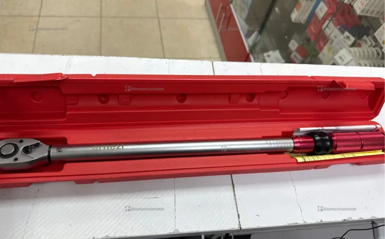 Динамометрический ключ Arnezi R73000122 1/2 65-350Nm