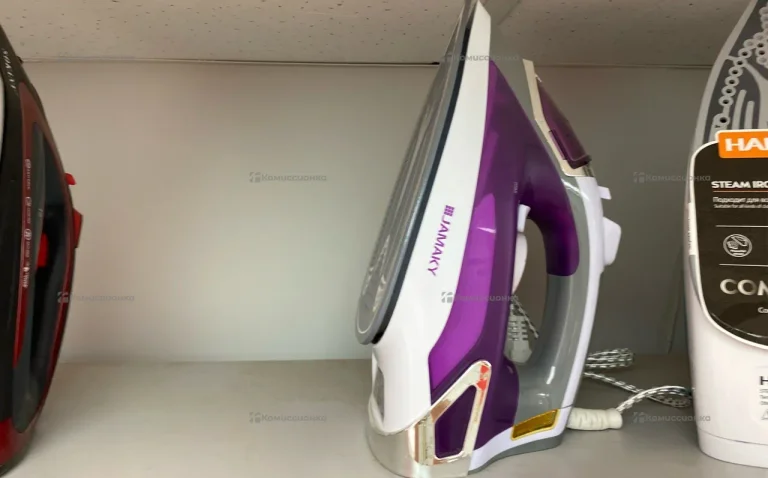 Утюг Jamaky 1032