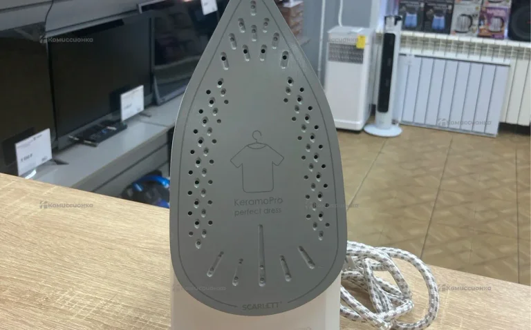 Утюг Scarlett sc-s30k25