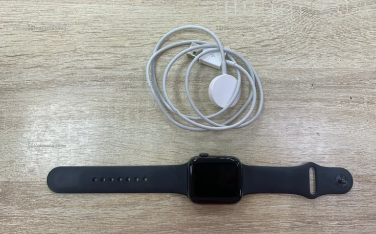 Часы Apple Watch SE 44mm