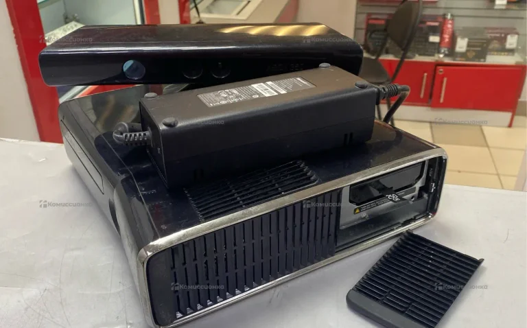 Приставка Xbox 360 Slim