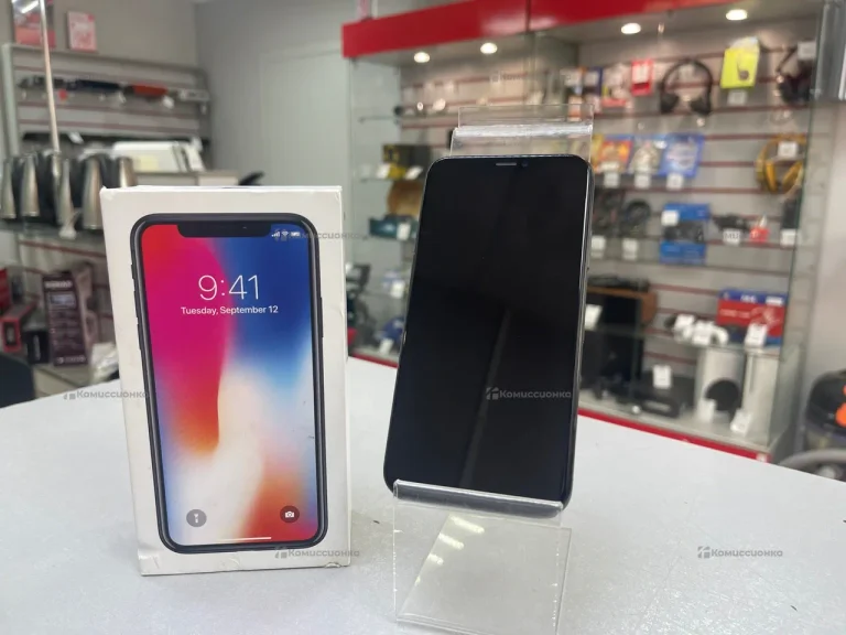 Apple iPhone X 3/64 ГБ