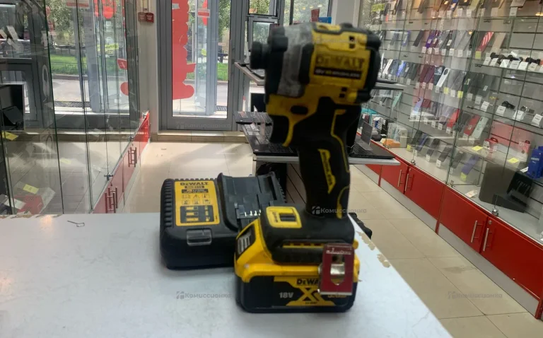 Ударный шуруповерт DeWalt Atomic DCF850N