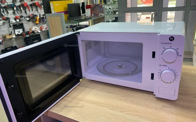 Микроволновая печь Hi M020W06