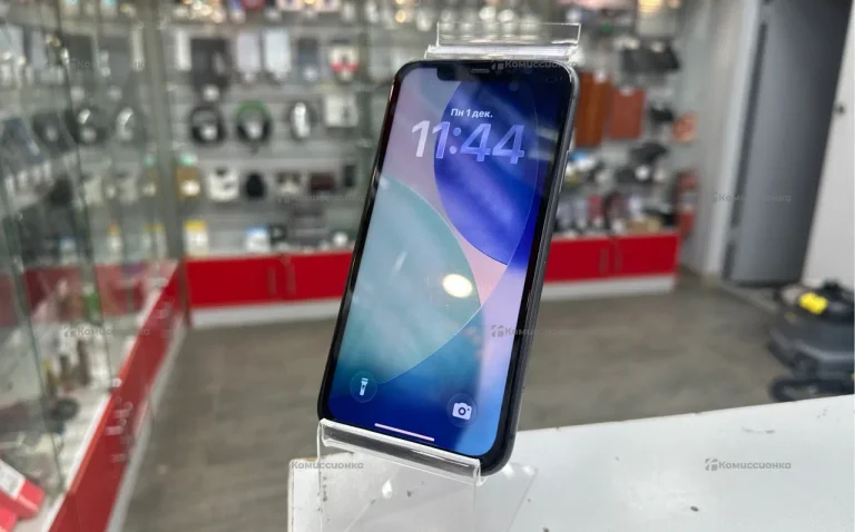 Apple iPhone 11 4/64 ГБ