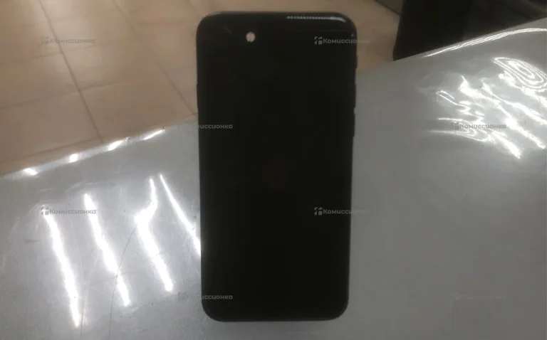 Apple iPhone SE 128Gb