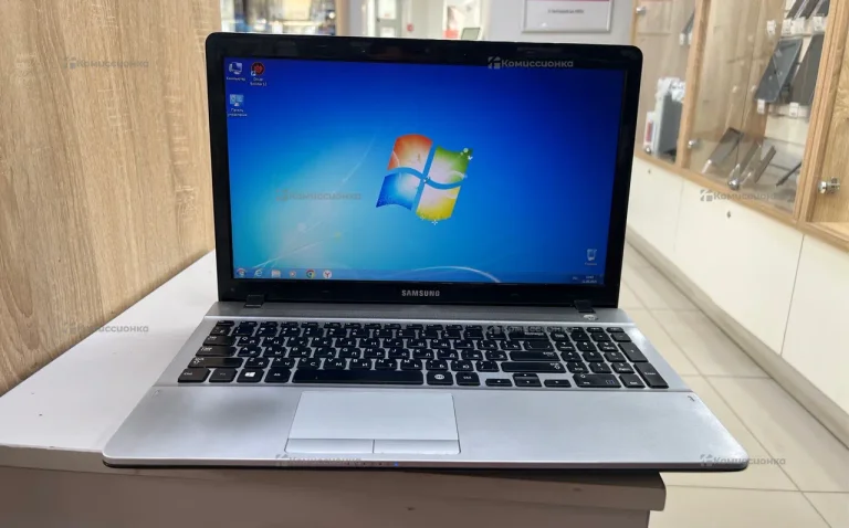 Ноутбук  Samsung 300e5ev