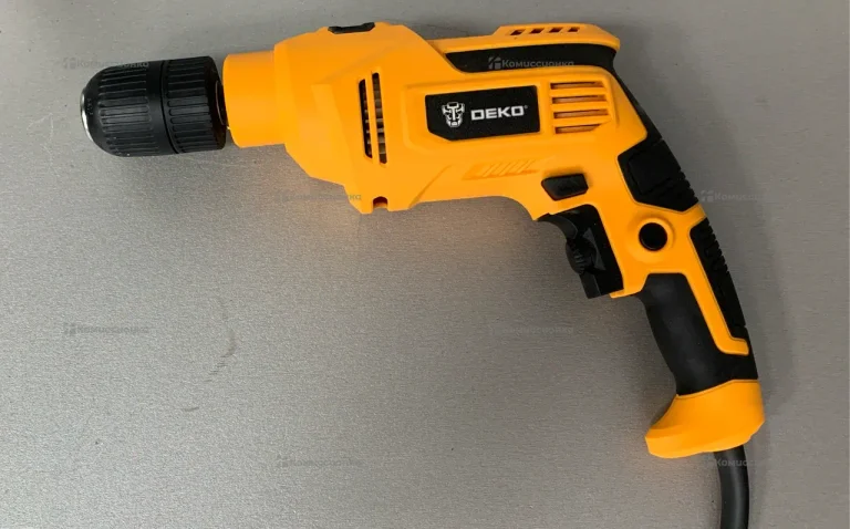 Дрель ударная Deko DKID700.