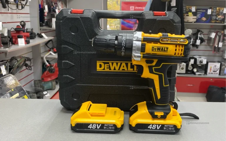 дрель-шуруповерт Dewalt 48V реплика