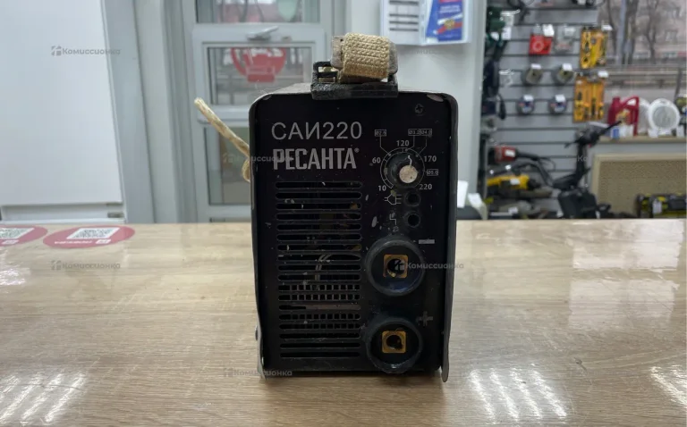 Сварочный аппарат инверторный 220А