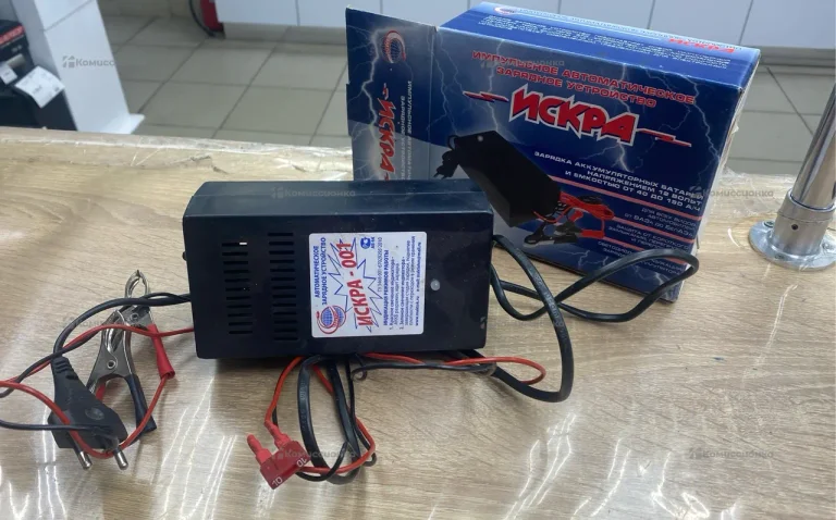 Импульсное автоматическое зарядное устройство ИСК