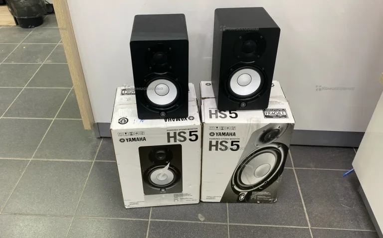 Колонки Yamaha HS5