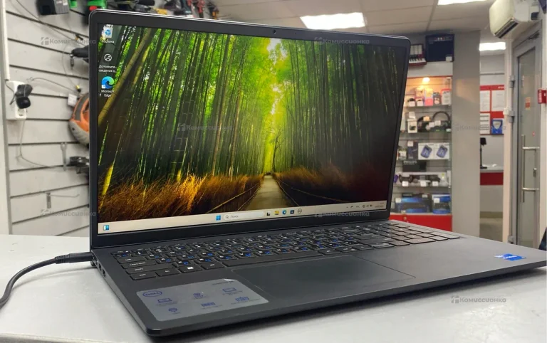 Ноутбук Dell Ispirion 3520