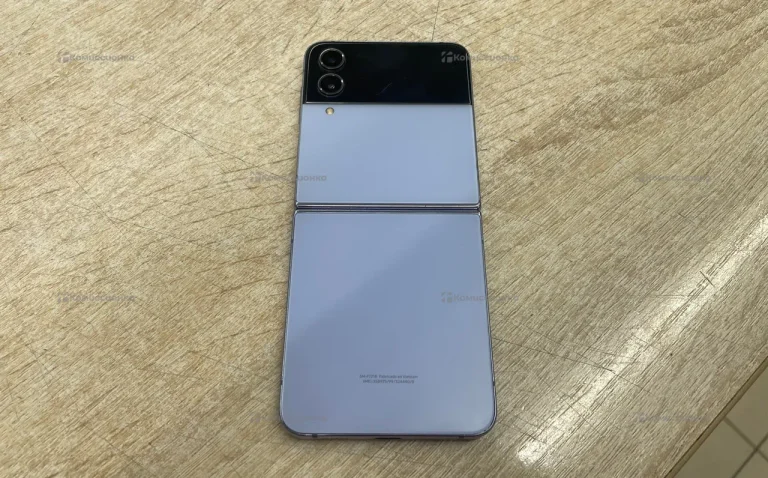 Samsung Galaxy Z Flip4 8/256 ГБ