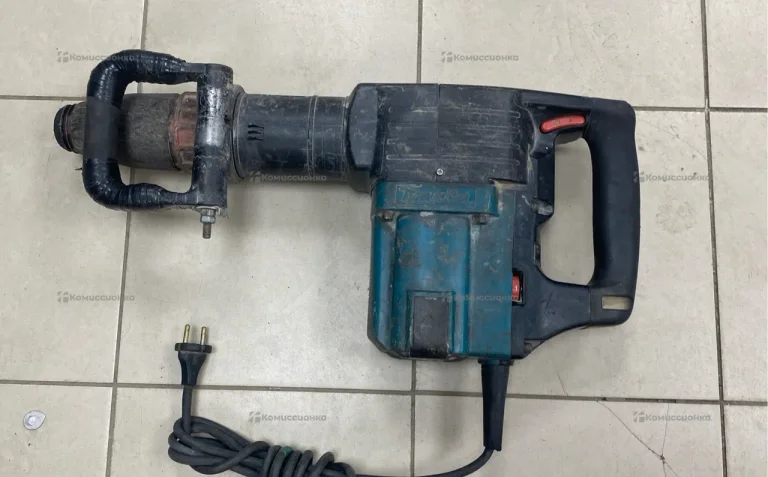 Отбойный молоток makita HM1202C