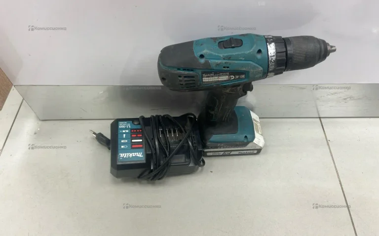 Дрель-шуруповерт makita DF457DWE