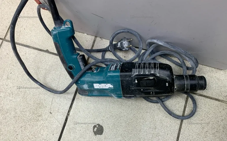 Перфоратор Makita HR2450