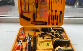 шуруповерт Magnet с набором инструм