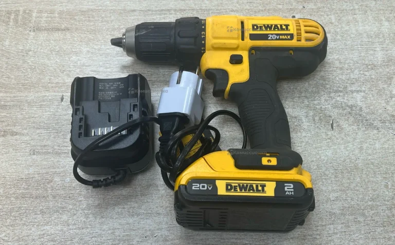 Дрель-шуруповерт Dewalt DCD771-ks