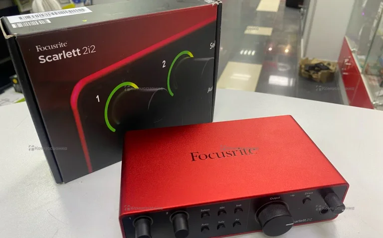 Звуковая карта Focusrite Scarlett 2i2 4th Gen