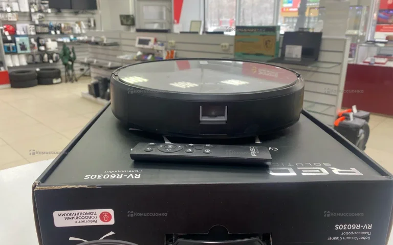 Пылесос  RED Solution RV-R6030S