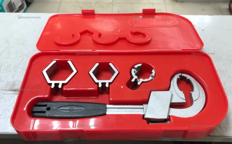 Многоцелевой гаечный ключ