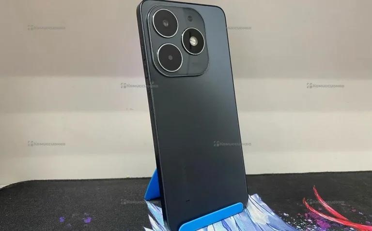 Телефон Tecno Spark 20 8/128 ГБ