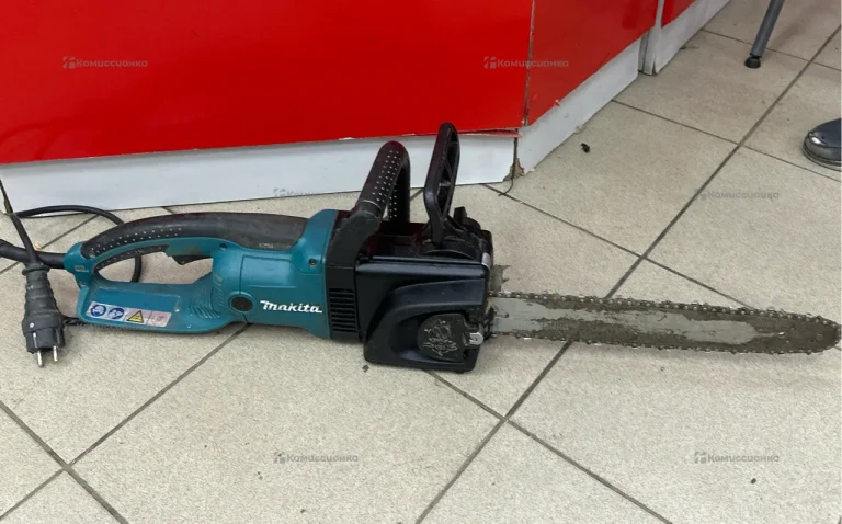 Цепная пила makita UC4030A