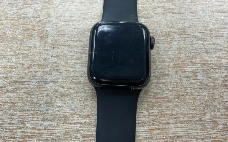 Часы  Apple Watch SE