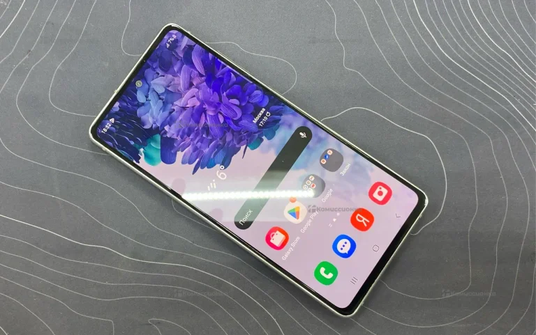 Samsung Galaxy S20 FE 6/128 ГБ