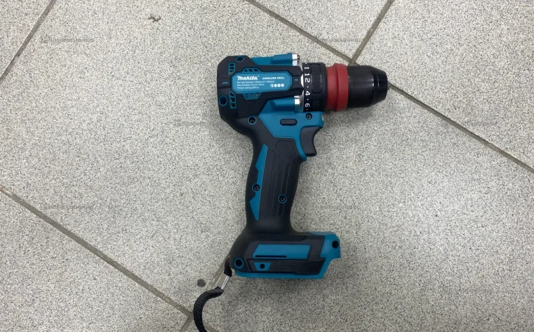 Шуруповерт Makita