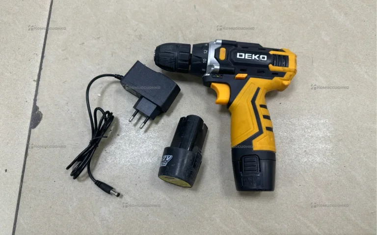 Шуруповерт Deco banger 12v