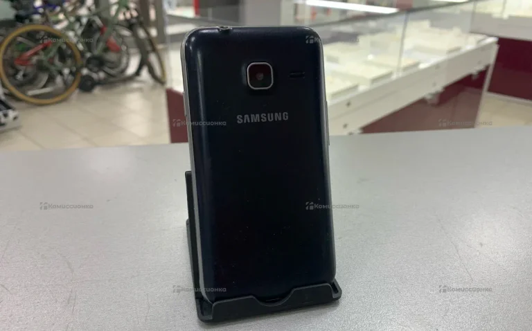 Samsung Galaxy J1 1/8 ГБ
