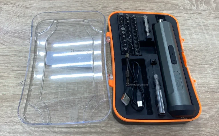 Электрическая отвертка с набором бит 34