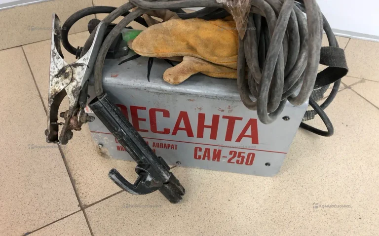 Сварочный аппарат РЕСАНТА САИ-250 (с проводами)