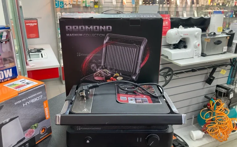 Электрогриль Redmond RGM-M822