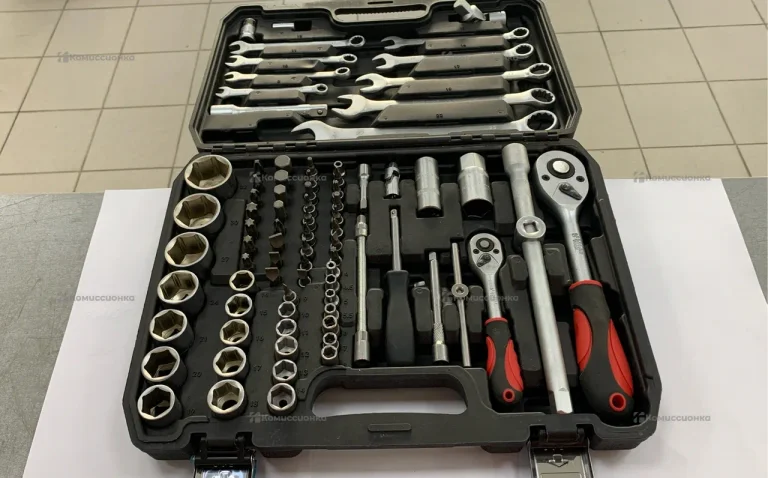 Набор инструментов Leader Tool 82