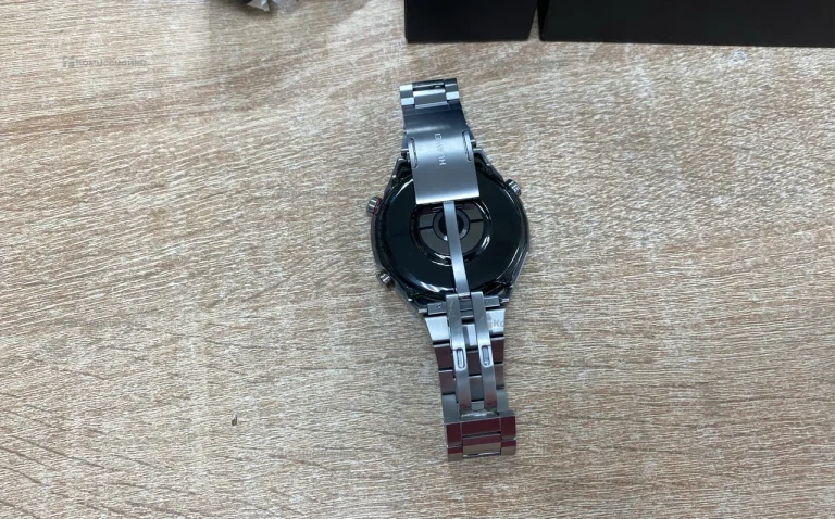 Часы  Huawei Watch Ultimate